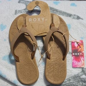 Roxy Tan Floral-Textured Flip Flops